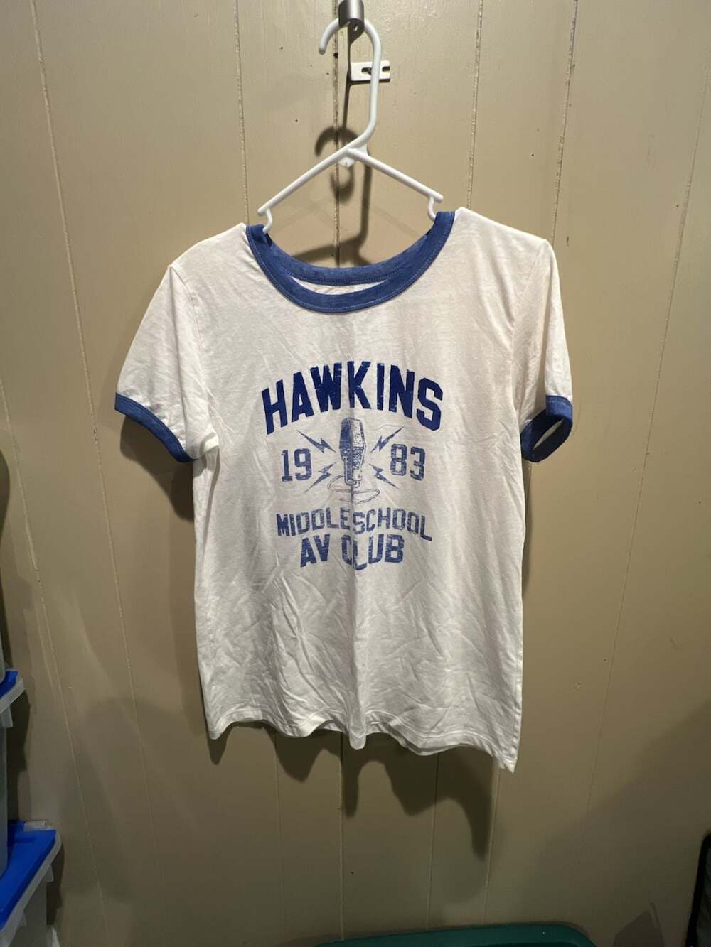 Stranger Things Hawkins Middle School AV Club 1983 Ringer T-Shirt Size L
